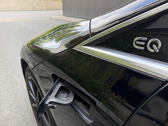 Mercedes-Benz EQE350 9 of 30