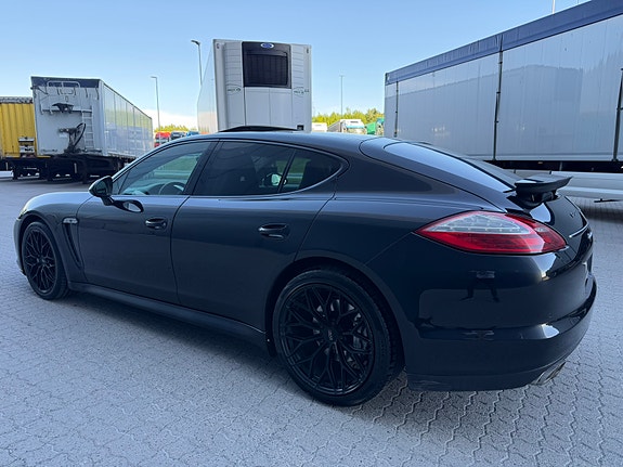 Porsche Panamera 11 of 30