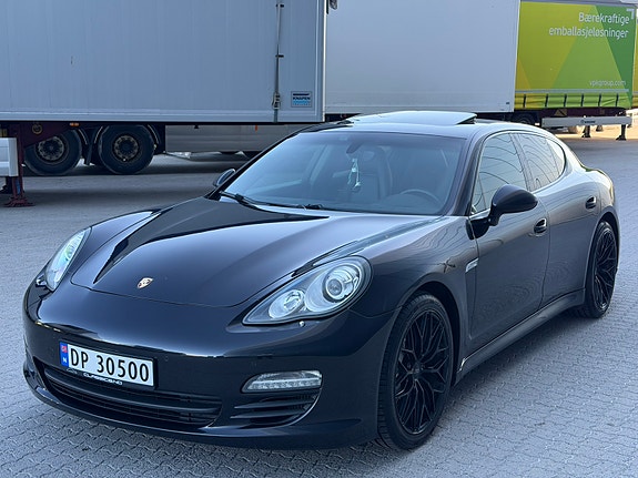 Porsche Panamera 3 of 30