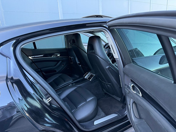 Porsche Panamera 19 of 30