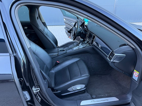 Porsche Panamera 23 of 30