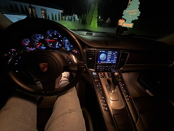 Porsche Panamera 29 of 30