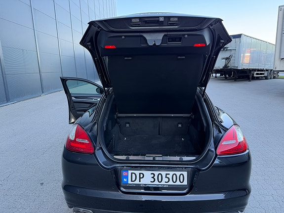 Porsche Panamera 18 of 30