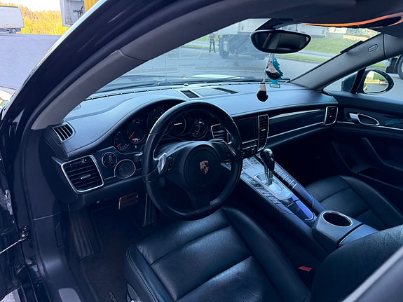 Porsche Panamera 15 of 30