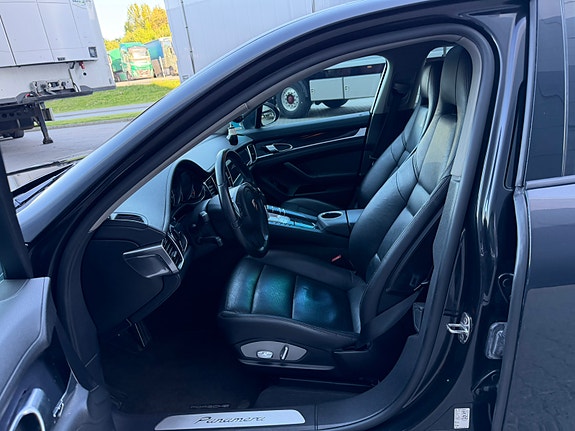 Porsche Panamera 14 of 30
