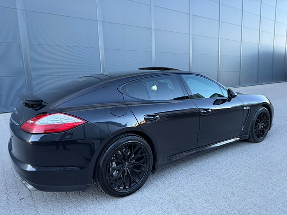 Porsche Panamera 8 of 30