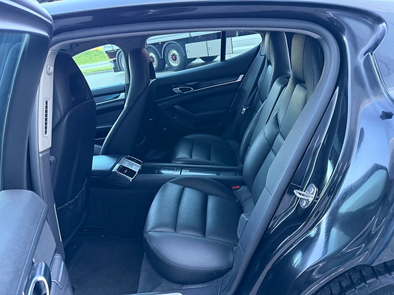 Porsche Panamera 17 of 30