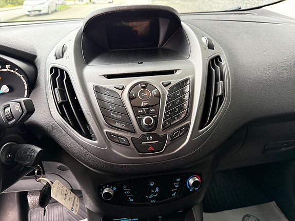 Ford Transit Courier 12 of 18