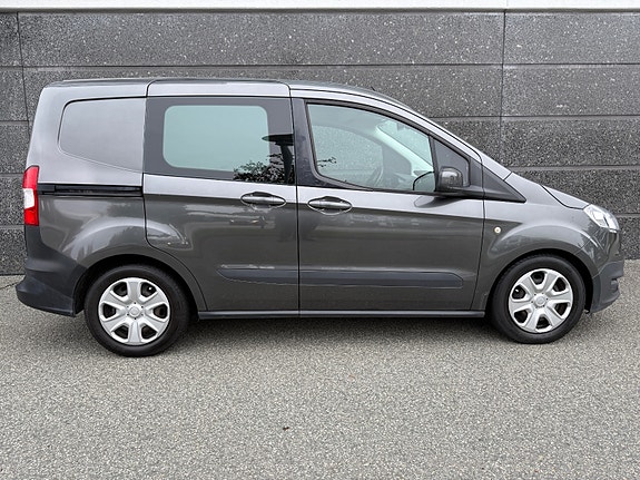 Ford Transit Courier 2 of 18