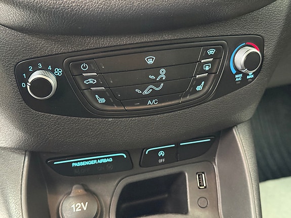 Ford Transit Courier 14 of 18