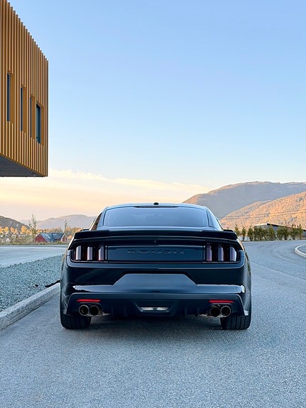 Ford Mustang 9 of 21