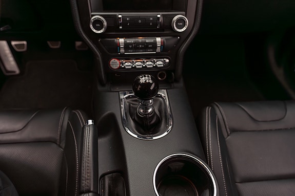 Ford Mustang 14 of 21
