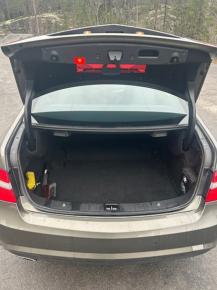 Mercedes-Benz E250 9 of 21