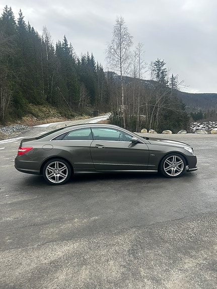 Mercedes-Benz E250 8 of 21