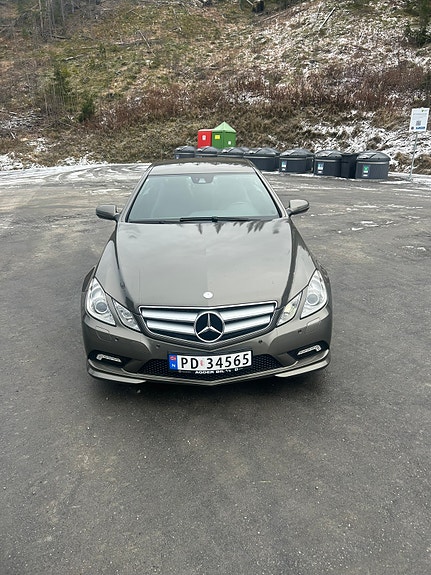 Mercedes-Benz E250 2 of 21