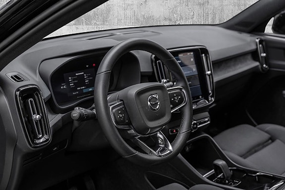 Volvo XC40 13 of 23