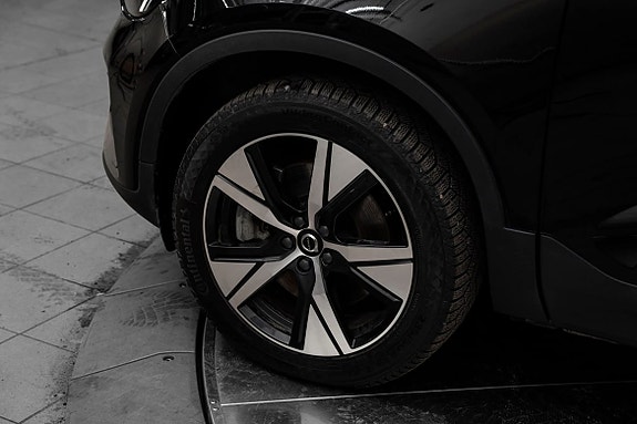 Volvo XC40 9 of 23