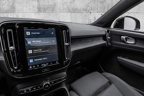 Volvo XC40 15 of 23
