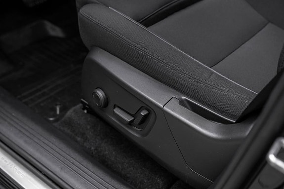 Volvo XC40 12 of 23
