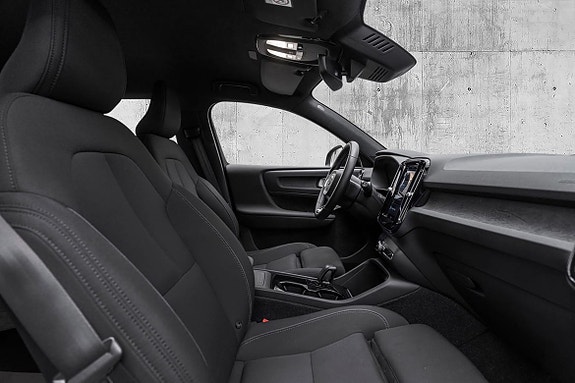 Volvo XC40 18 of 23