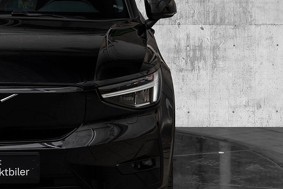 Volvo XC40 4 of 23