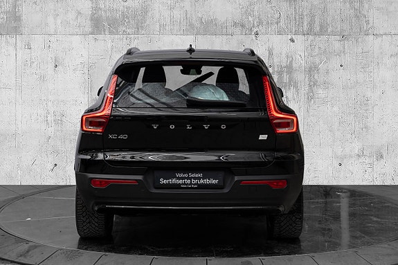 Volvo XC40 6 of 23