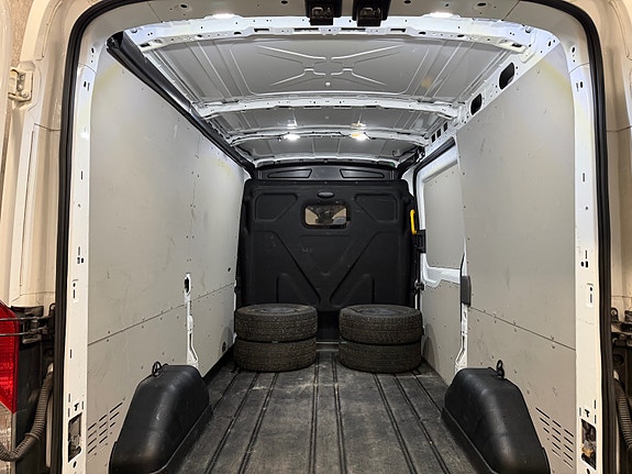 Ford Transit 25 of 26