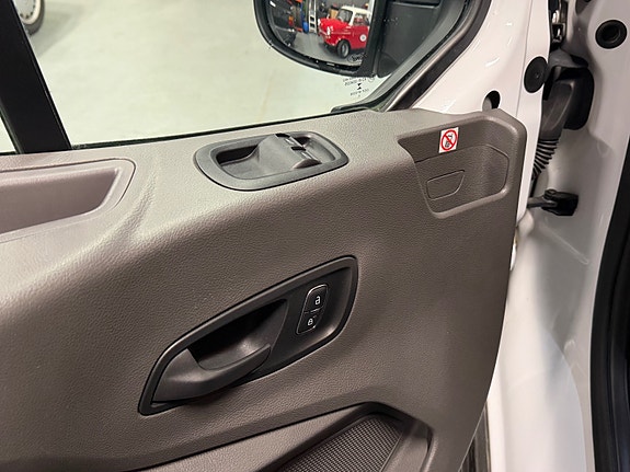 Ford Transit 10 of 26