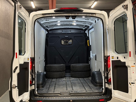Ford Transit 16 of 26