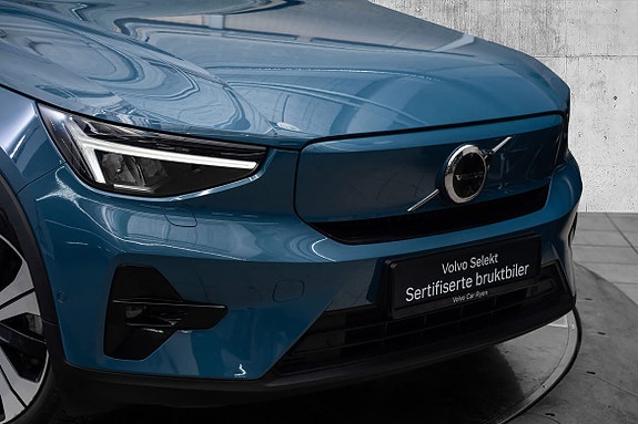 Volvo C40 2 of 27