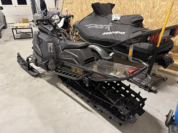 Polaris 9R RMK KHAOS 146 SLASH KUN 144KM/EL START 4 of 5