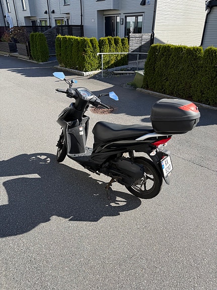 Suzuki UK 110 Address 2 of 3