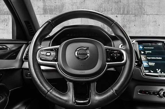 Volvo XC90 16 of 30