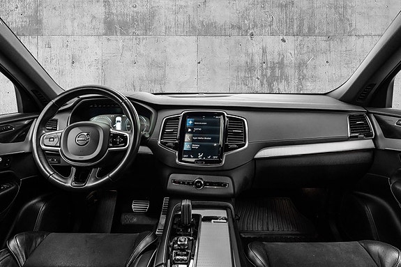 Volvo XC90 14 of 30