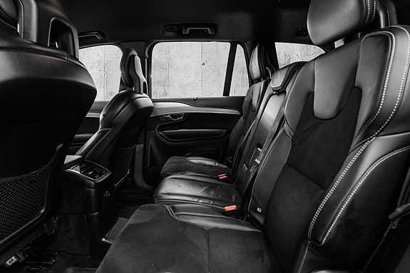 Volvo XC90 13 of 30