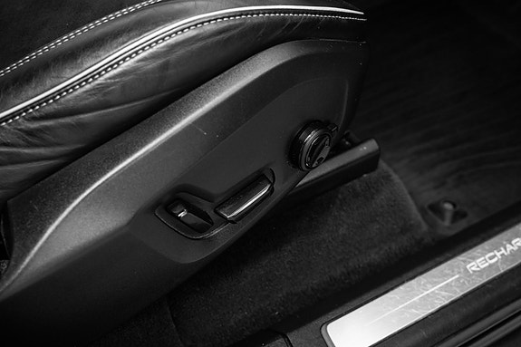 Volvo XC90 27 of 30