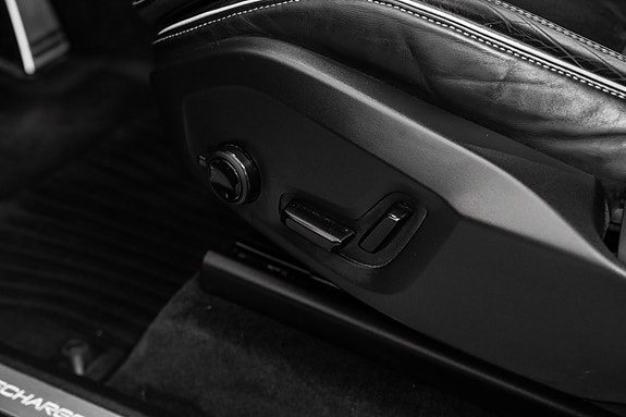 Volvo XC90 12 of 30