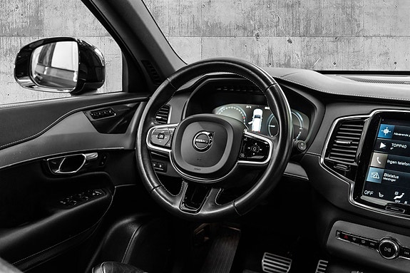 Volvo XC90 15 of 30