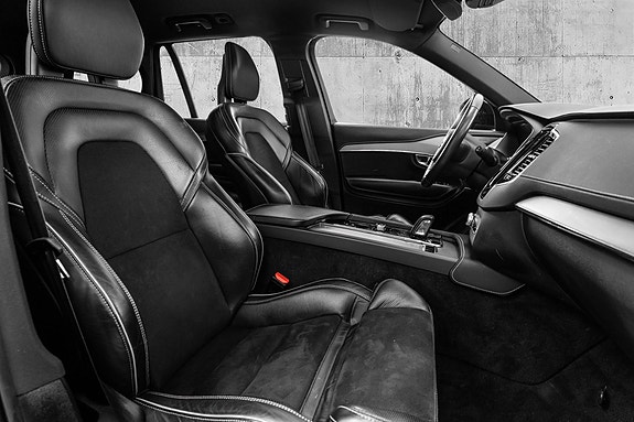 Volvo XC90 26 of 30
