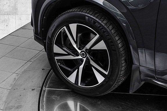Volvo XC90 9 of 30