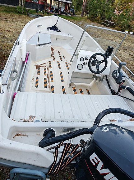 Terhi 6020 med Evinrude etec 40hp og henger 8 of 10