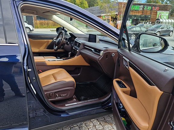 Lexus RX450h 19 of 26