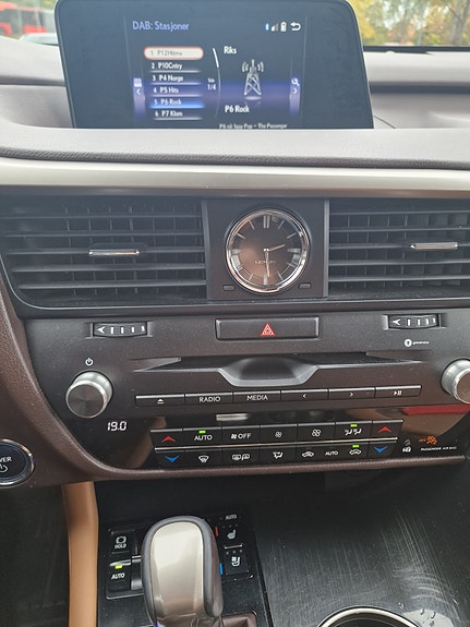 Lexus RX450h 17 of 26