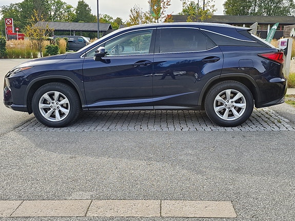 Lexus RX450h 8 of 26