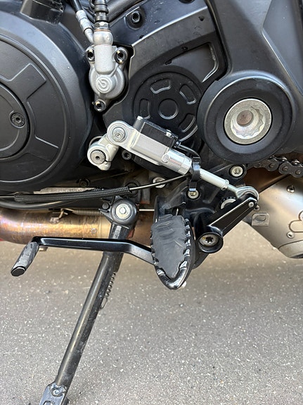 Ducati Diavel 1260S 12 of 19
