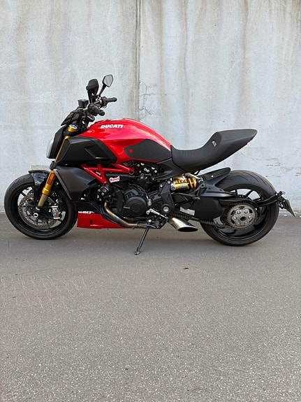 Ducati Diavel 1260S 7 of 19