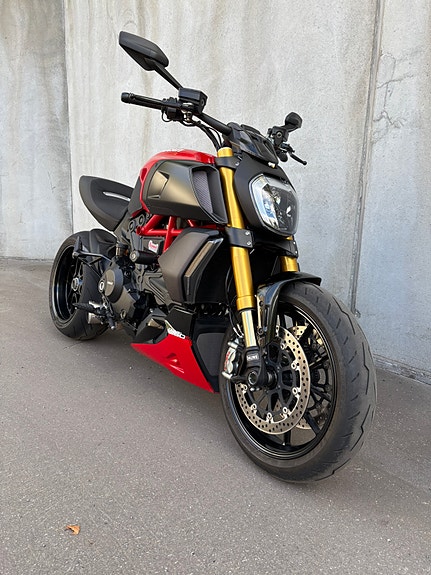 Ducati Diavel 1260S 2 of 19