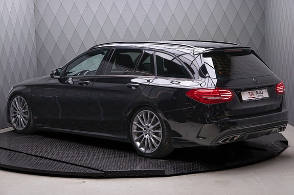 Mercedes-Benz C450 8 of 30