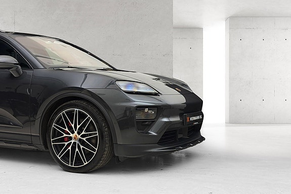 Porsche Macan 9 of 30