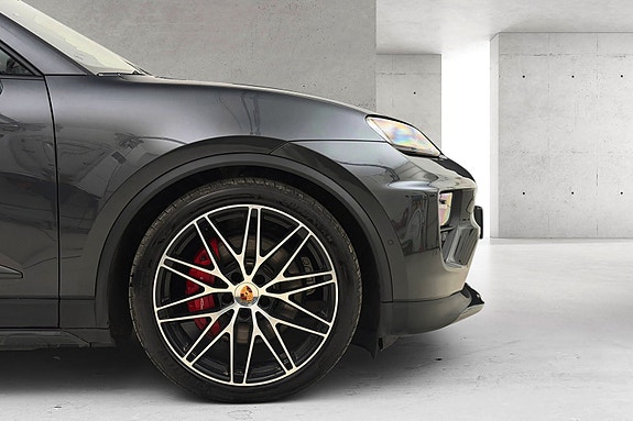 Porsche Macan 12 of 30